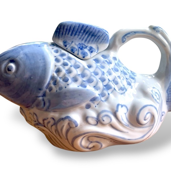 Vintage Blue and White Chinese Carp on Waves Porcelain Tea Pot - Picture 7 of 9